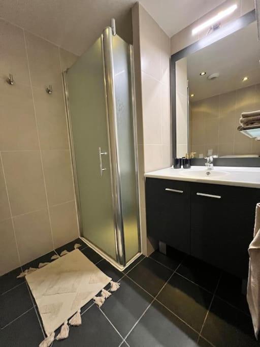 2 Pieces Proche Monaco - Parking Prive Apartment
